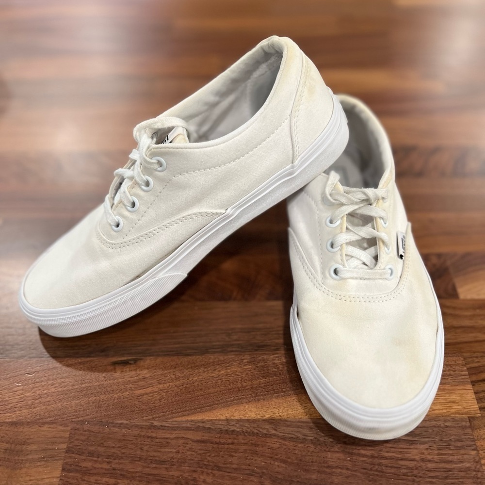 Ladies Vans size 8 in GUC